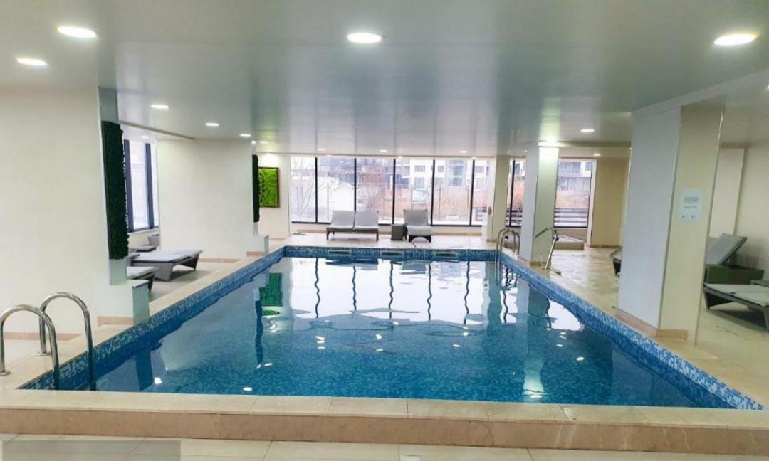 Luxury Suite Alezzi Beach Apartment Piscina Incalzita Sauna Jacuzzi Parking Năvodari Eksteriør bilde