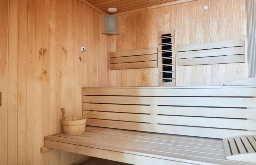 Luxury Suite Alezzi Beach Apartment Piscina Incalzita Sauna Jacuzzi Parking Năvodari Eksteriør bilde