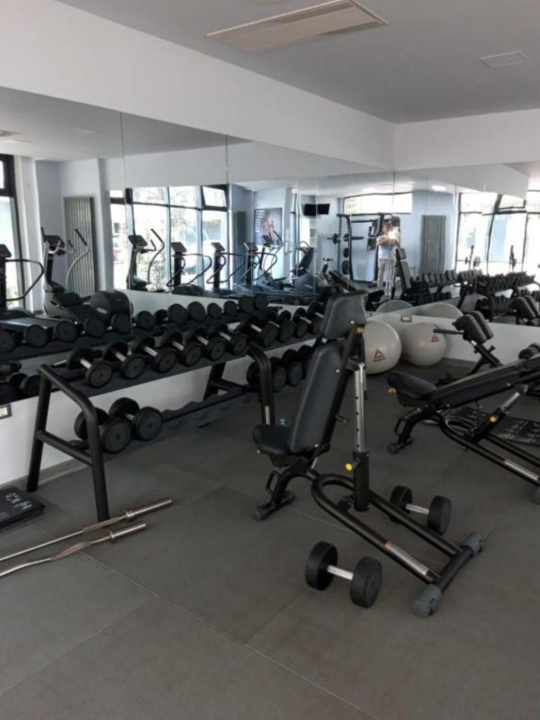 Luxury Suite Alezzi Beach Apartment Piscina Incalzita Sauna Jacuzzi Parking Năvodari Eksteriør bilde