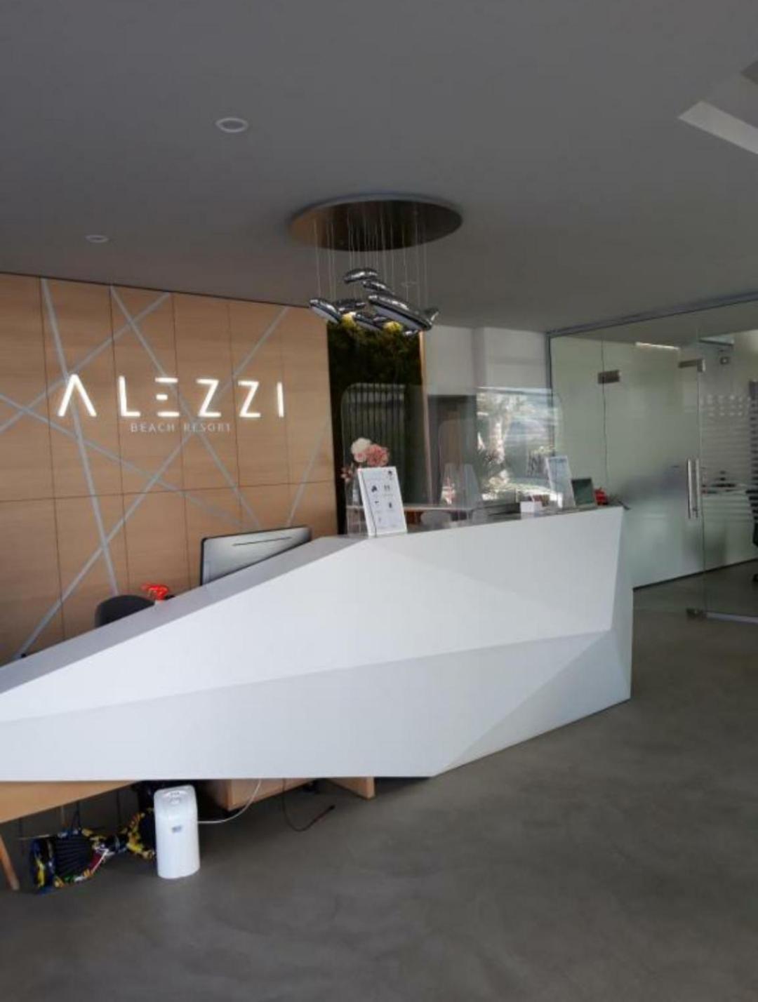Luxury Suite Alezzi Beach Apartment Piscina Incalzita Sauna Jacuzzi Parking Năvodari Eksteriør bilde